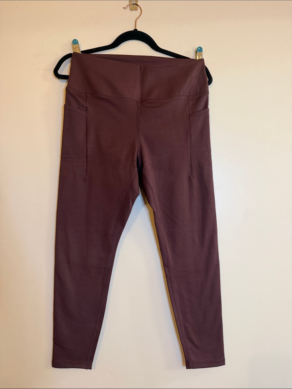 Danskin Leggings in Plum Brown